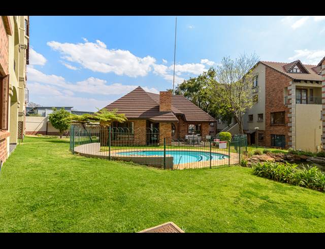 1 BEDROOM APARTMENT FOR SALE IN RANDPARK RIDGE